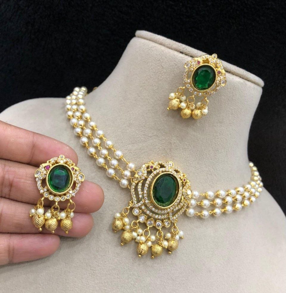 Emerald Royale Pearl Choker Set
